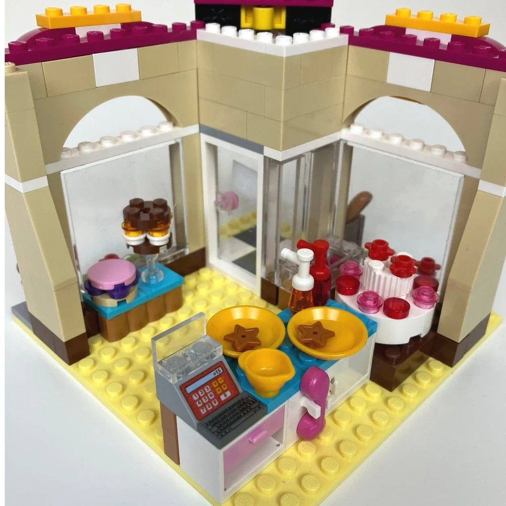 Lego Friends‎ Downtown Bakery Set 41006 Retired Collectible - Picture 4 of 8